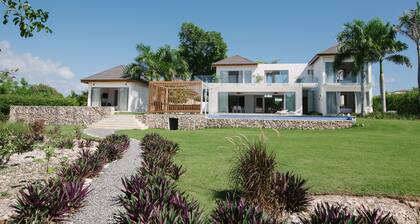 Large Cap Cana Villa at Yarari with Pool
