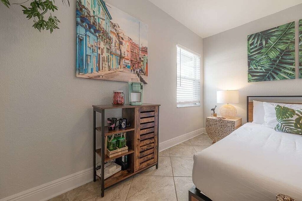 "Que Cool" - 2BR Cigar City Style Home