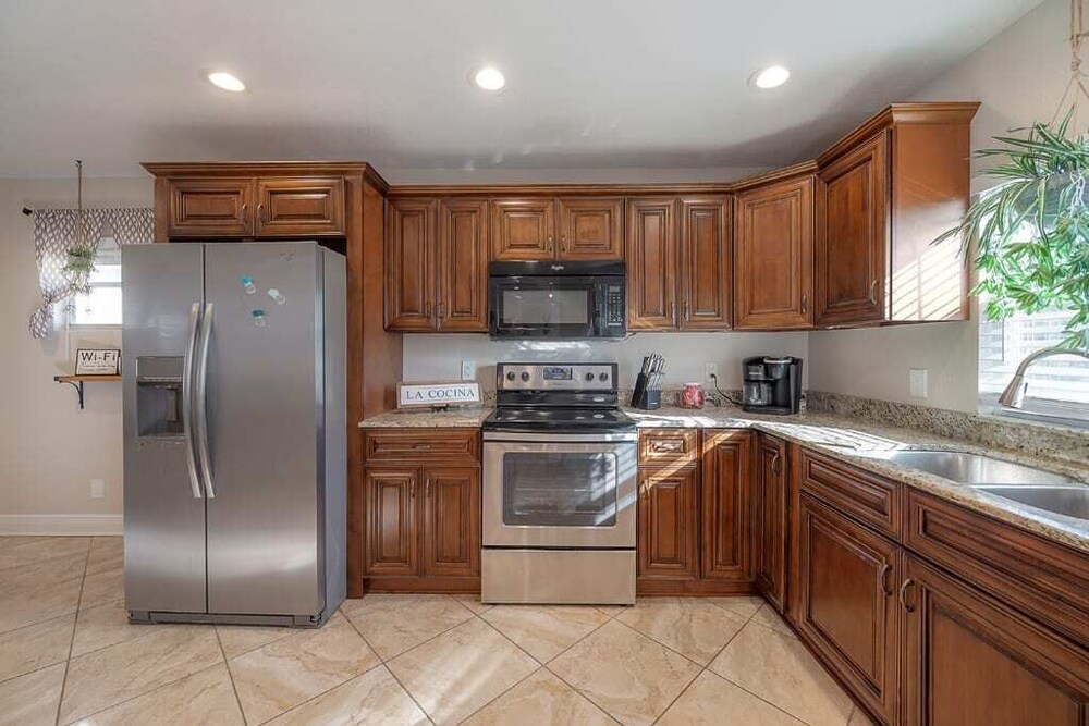 "Que Cool" - 2BR Cigar City Style Home