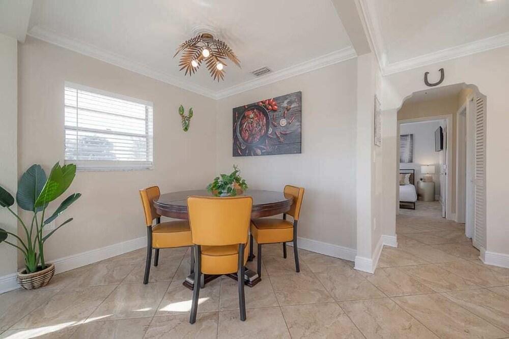 "Que Cool" - 2BR Cigar City Style Home