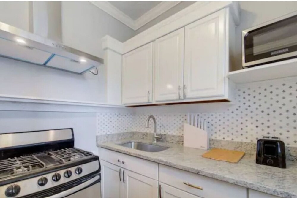 WNA 4 · Modern Bayshore Apt