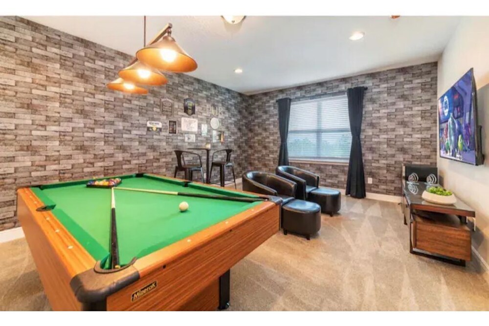 New Jeeves Designer Themed 8BR Chateau ,Waterpark side w/all amenities included!