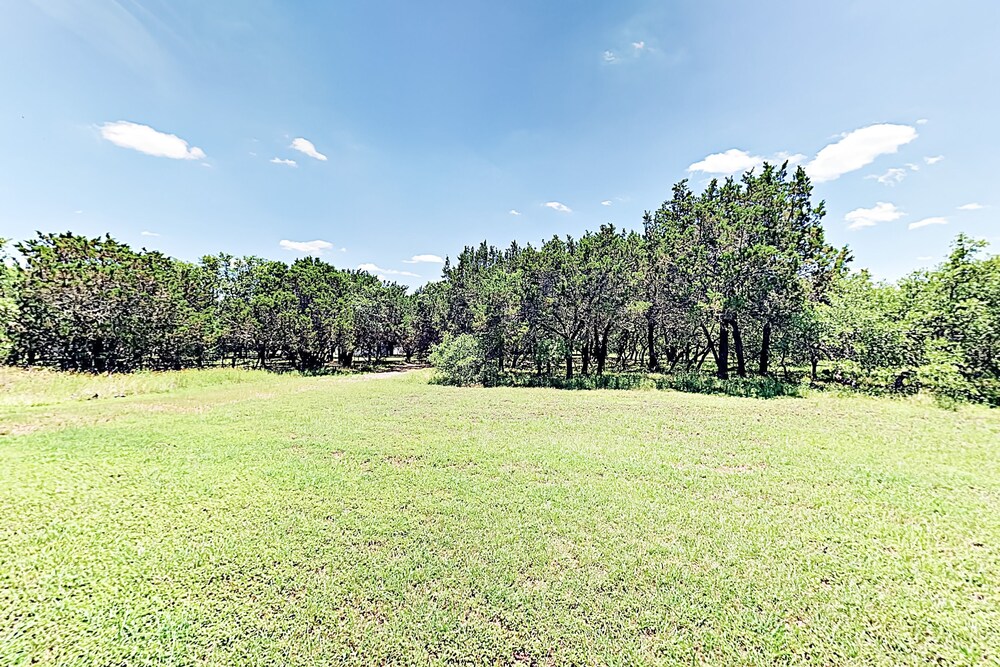 Expansive Dripping Springs Ranch House - Minutes from Hamilton Pool