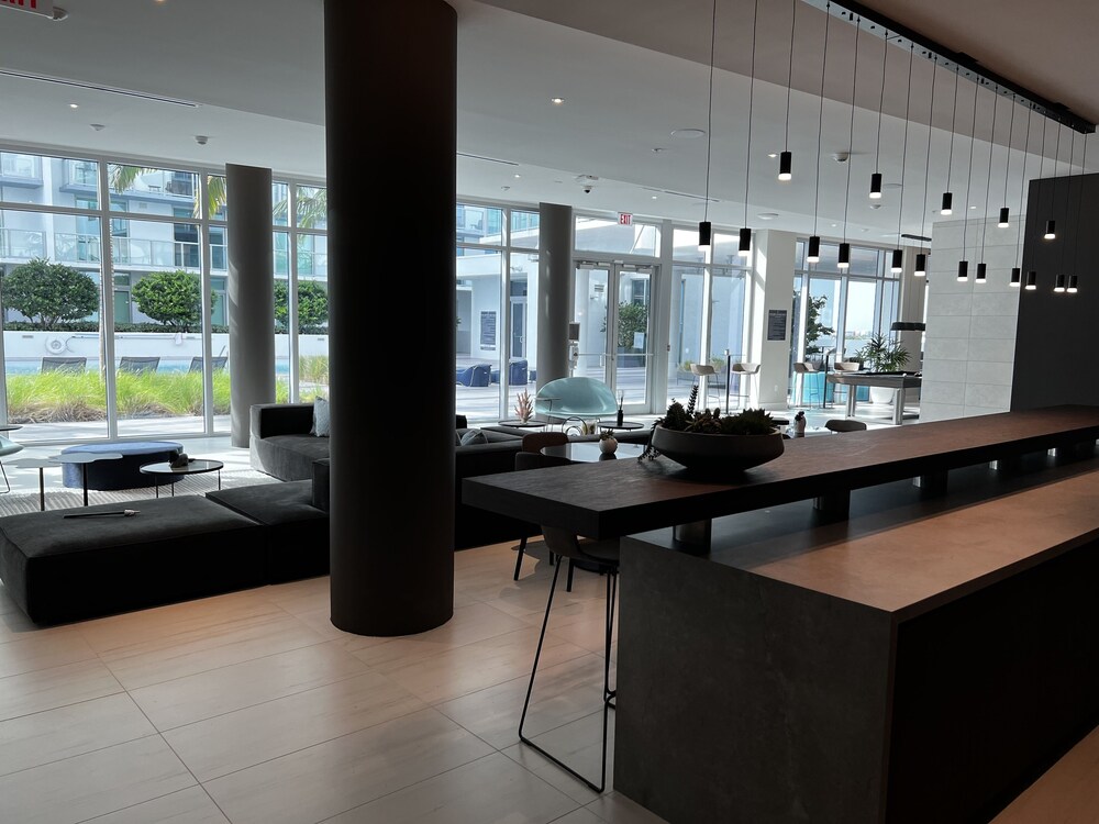 BRAND NEW TOP FLOOR IN THE HEART OF MIAMI / SUPER CLOSE TO BEST AREAS