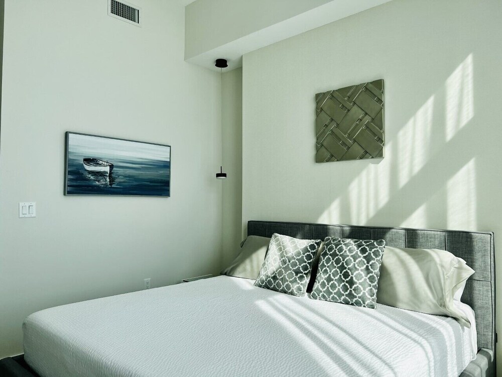 BRAND NEW TOP FLOOR IN THE HEART OF MIAMI / SUPER CLOSE TO BEST AREAS