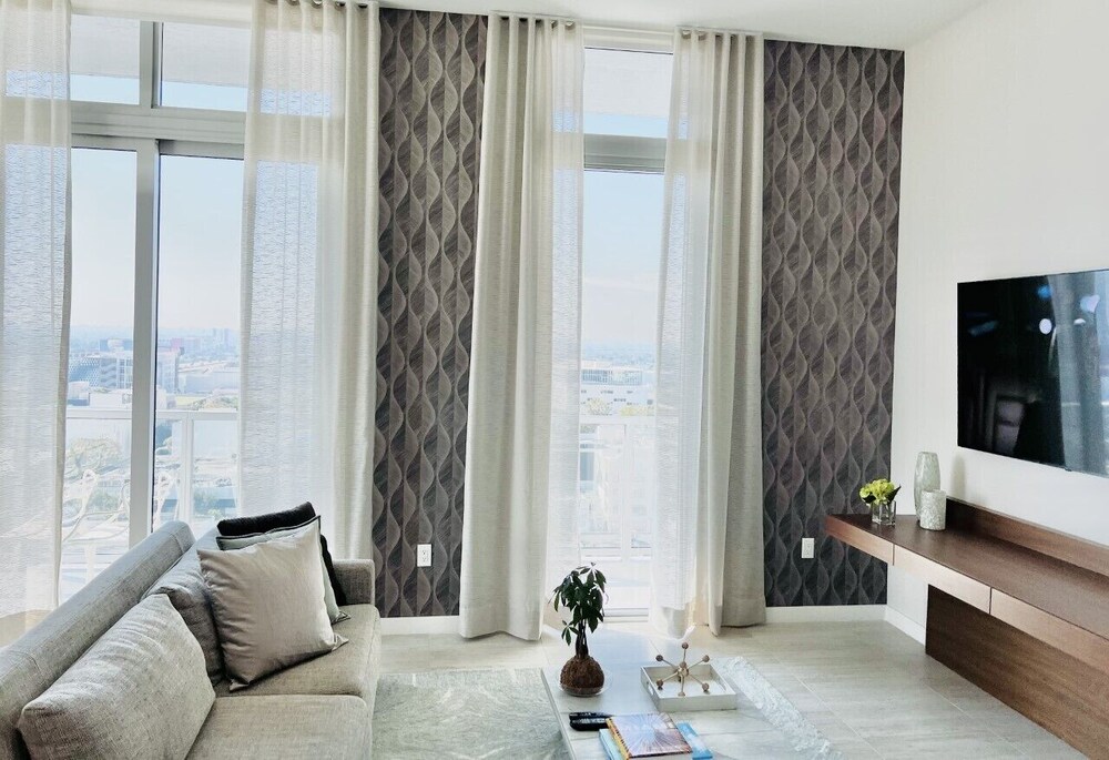 BRAND NEW TOP FLOOR IN THE HEART OF MIAMI / SUPER CLOSE TO BEST AREAS