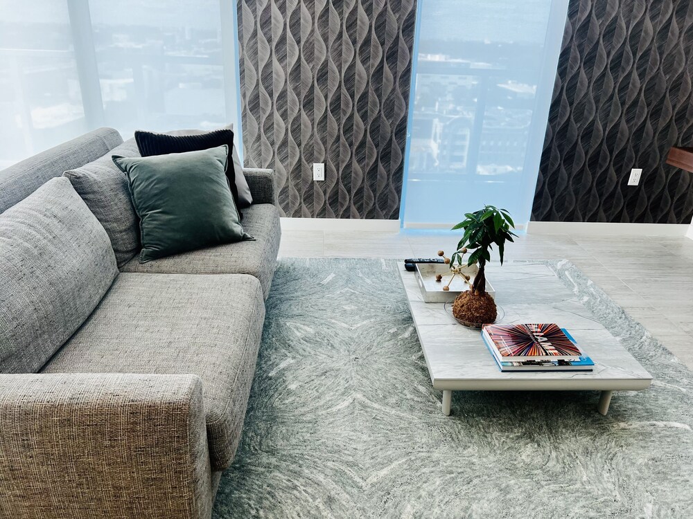 BRAND NEW TOP FLOOR IN THE HEART OF MIAMI / SUPER CLOSE TO BEST AREAS