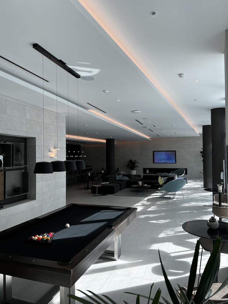 BRAND NEW TOP FLOOR IN THE HEART OF MIAMI / SUPER CLOSE TO BEST AREAS