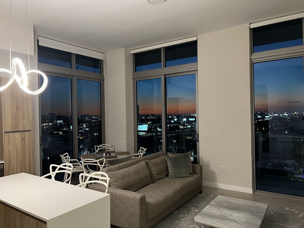 BRAND NEW TOP FLOOR IN THE HEART OF MIAMI / SUPER CLOSE TO BEST AREAS