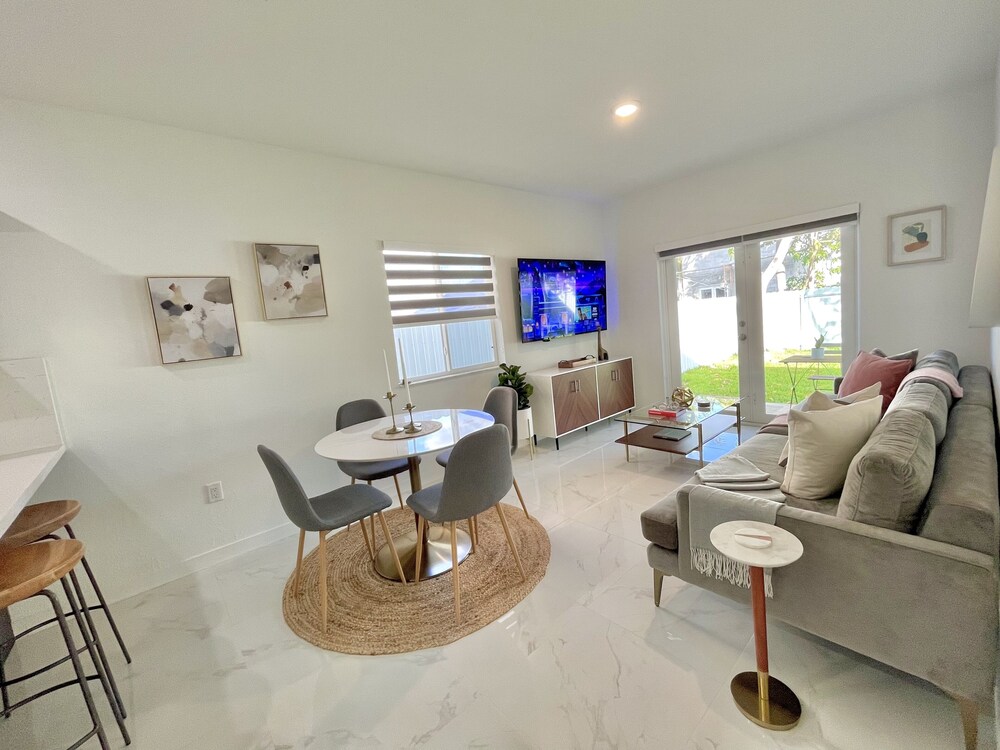 NEW 2022☆Luxury 3Bed/2Bath Private Clean Home☀️🏝MIAMI ☆ Pet Friendly