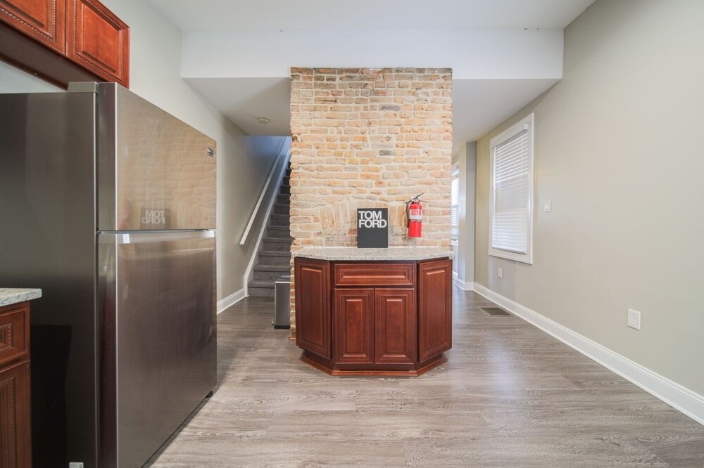 ★Luxury home★ Getaway near the Airport