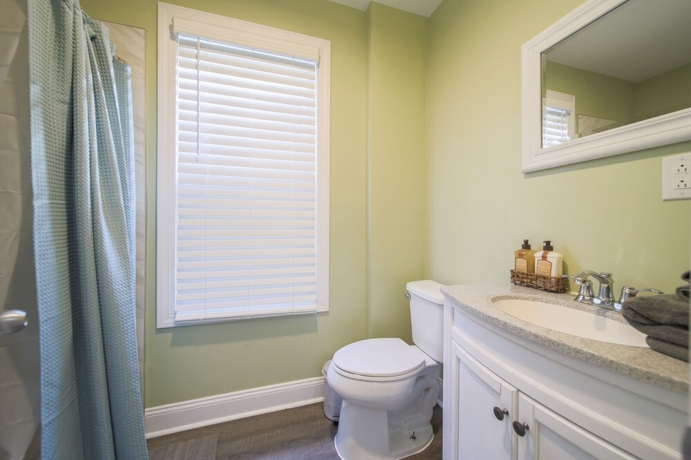 ★Luxury home★ Getaway near the Airport