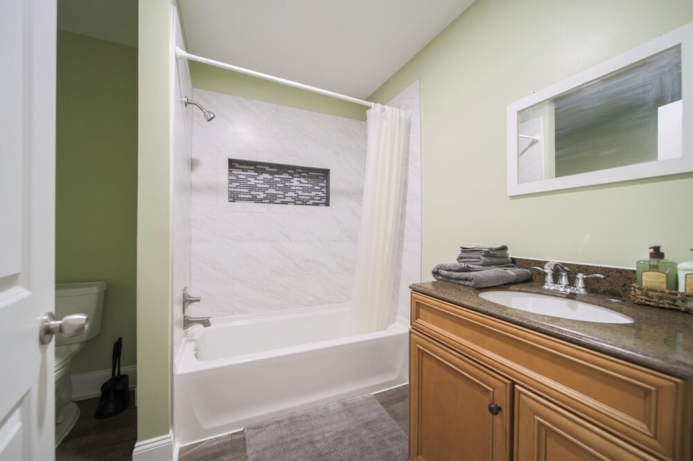 ★Luxury home★ Getaway near the Airport