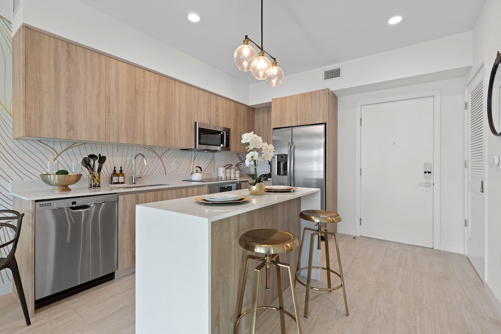 LUXURY 1BDRM/1B CONDO LOCATED IN WYNWOOD / DESIGN DISTRICT MIAMI