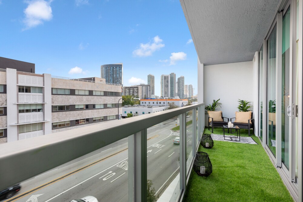 LUXURY 1BDRM/1B CONDO LOCATED IN WYNWOOD / DESIGN DISTRICT MIAMI