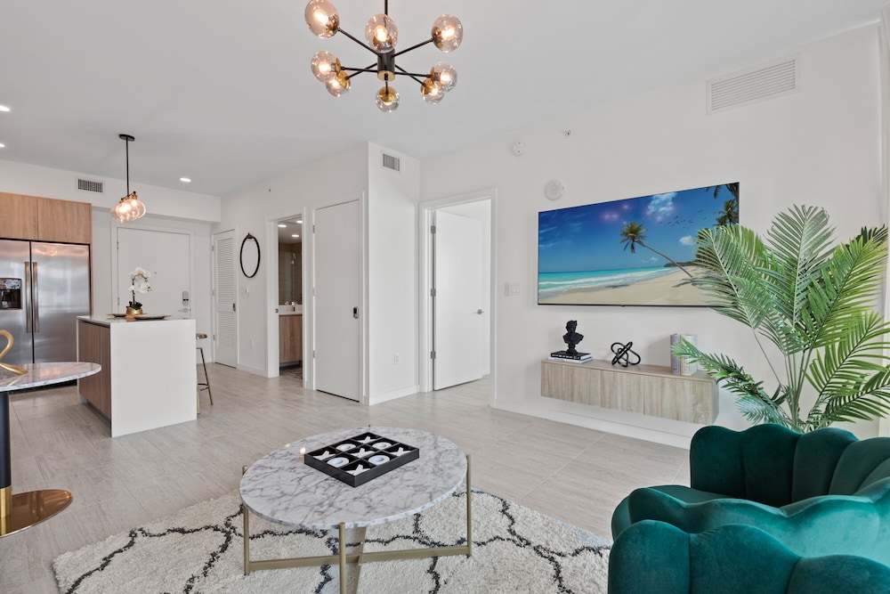 LUXURY 1BDRM/1B CONDO LOCATED IN WYNWOOD / DESIGN DISTRICT MIAMI