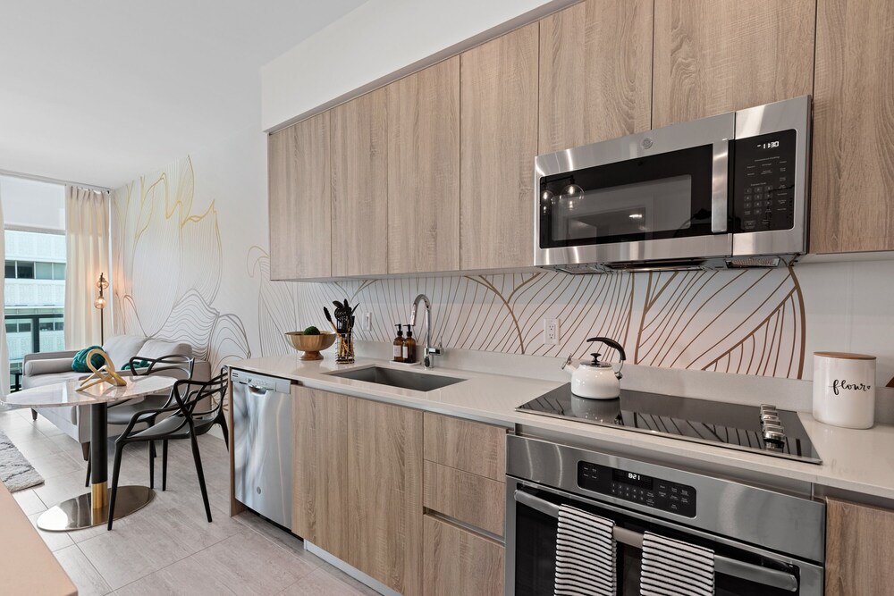 LUXURY 1BDRM/1B CONDO LOCATED IN WYNWOOD / DESIGN DISTRICT MIAMI