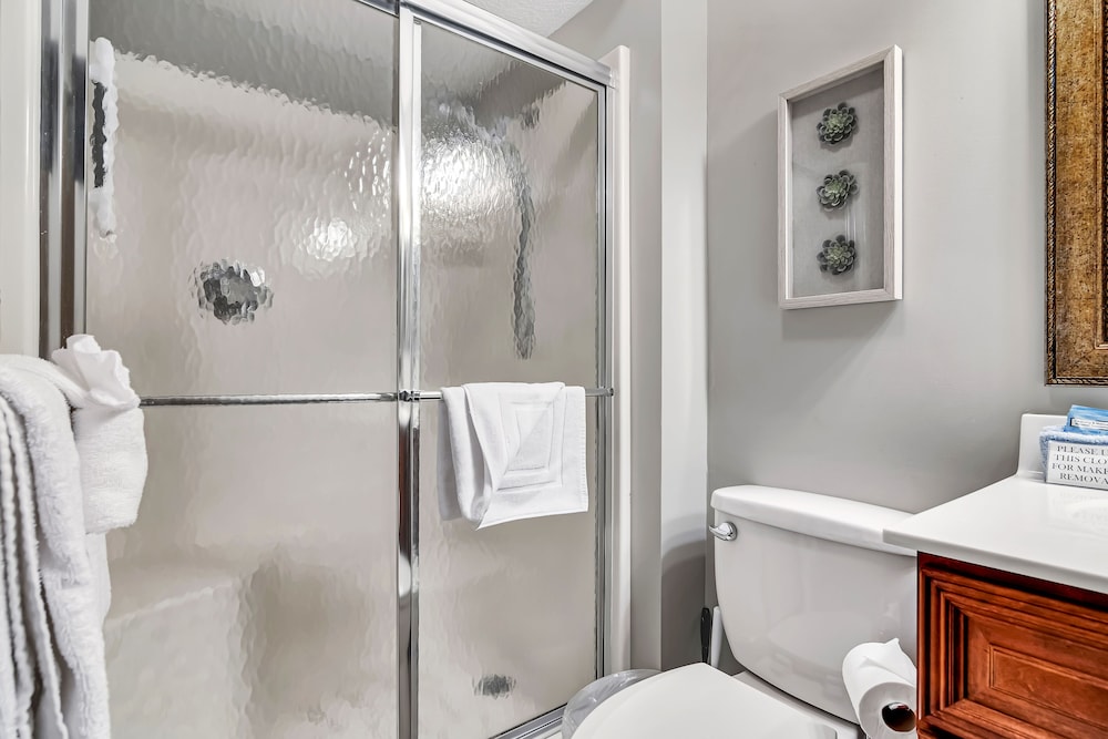 Fantastic Lakeviews! #606 No Steps!  Great Family Getaway