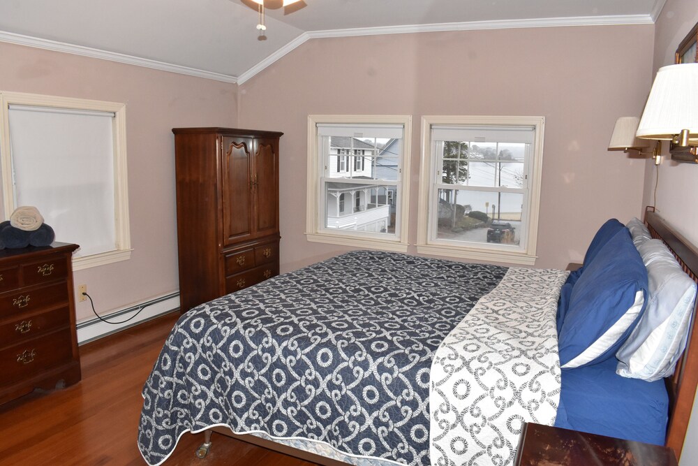 Lotti's Landing Seaside Beach House Onset, MA Onset Vrbo