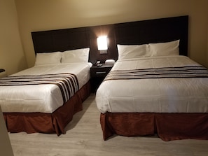 Comfort Room, 2 Queen Beds, Non Smoking, Lake View | Iron/ironing board, free WiFi, bed sheets