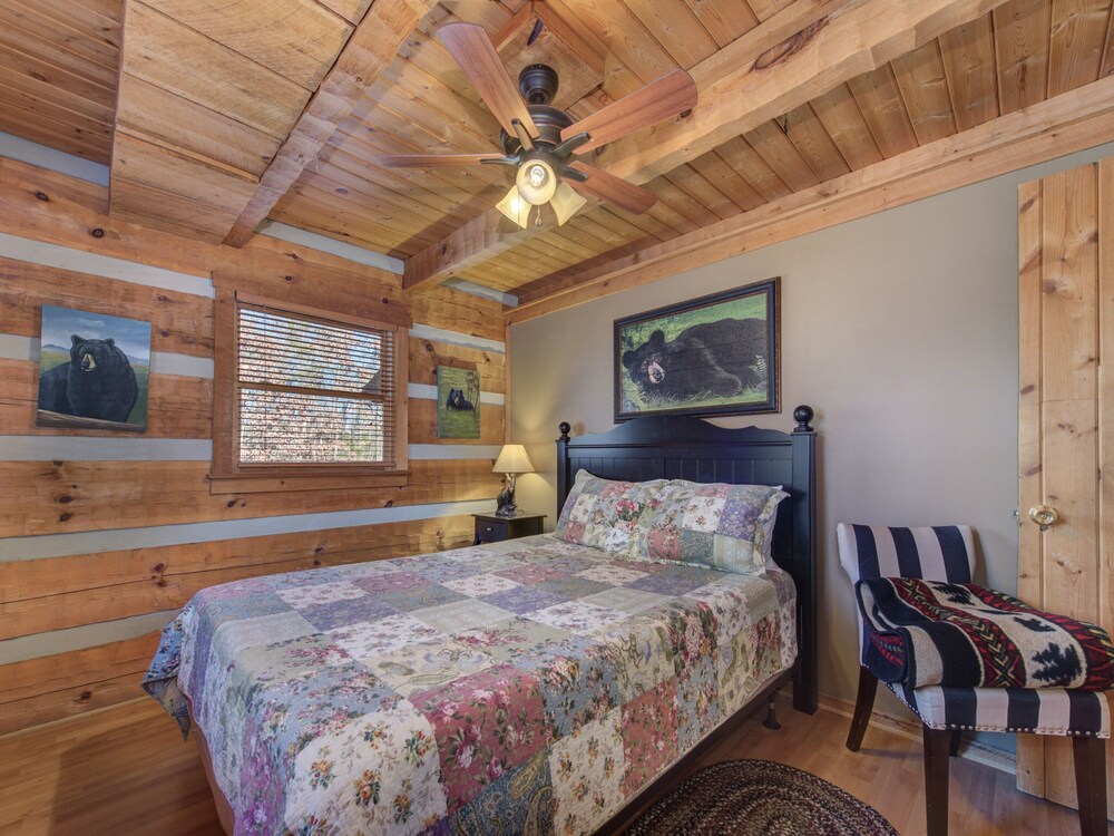 Driftwood, 3 Bedrooms, On Lake, Sleeps 10