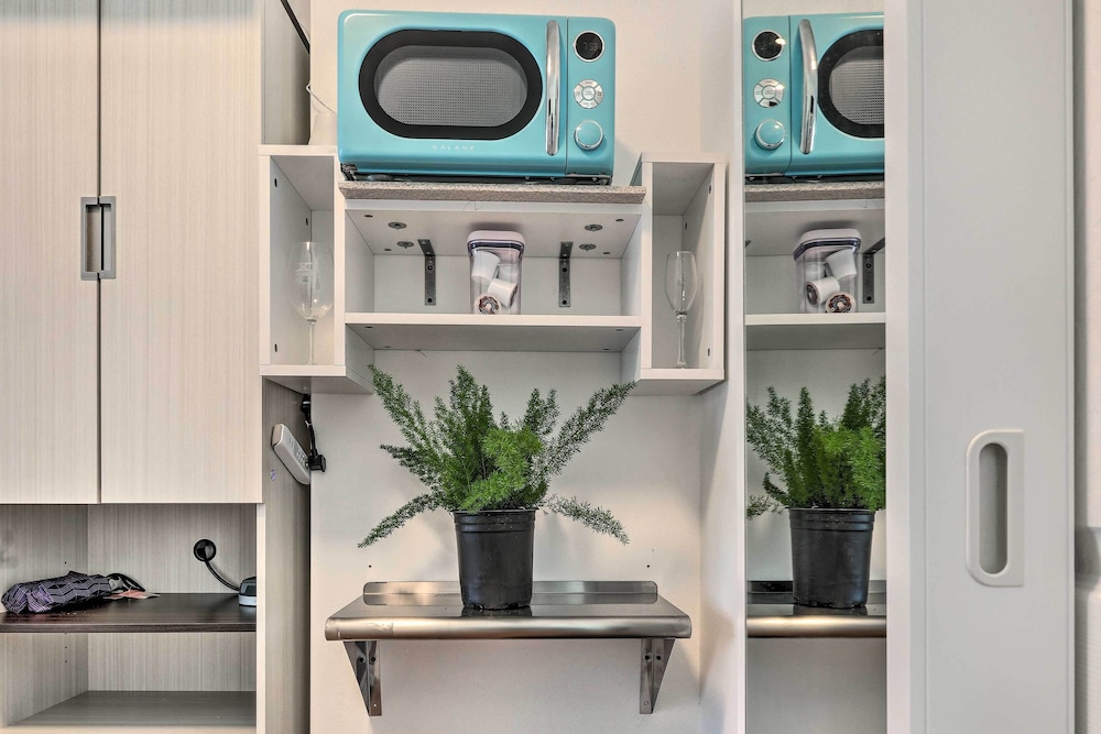 NEW! Miami Tiny House-Style Studio: Walk to Bay!