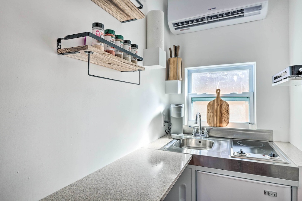 NEW! Miami Tiny House-Style Studio: Walk to Bay!