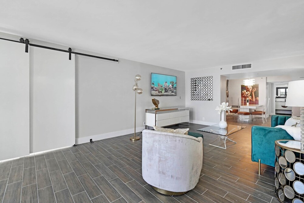 The Palms! (2 bedroom condo)