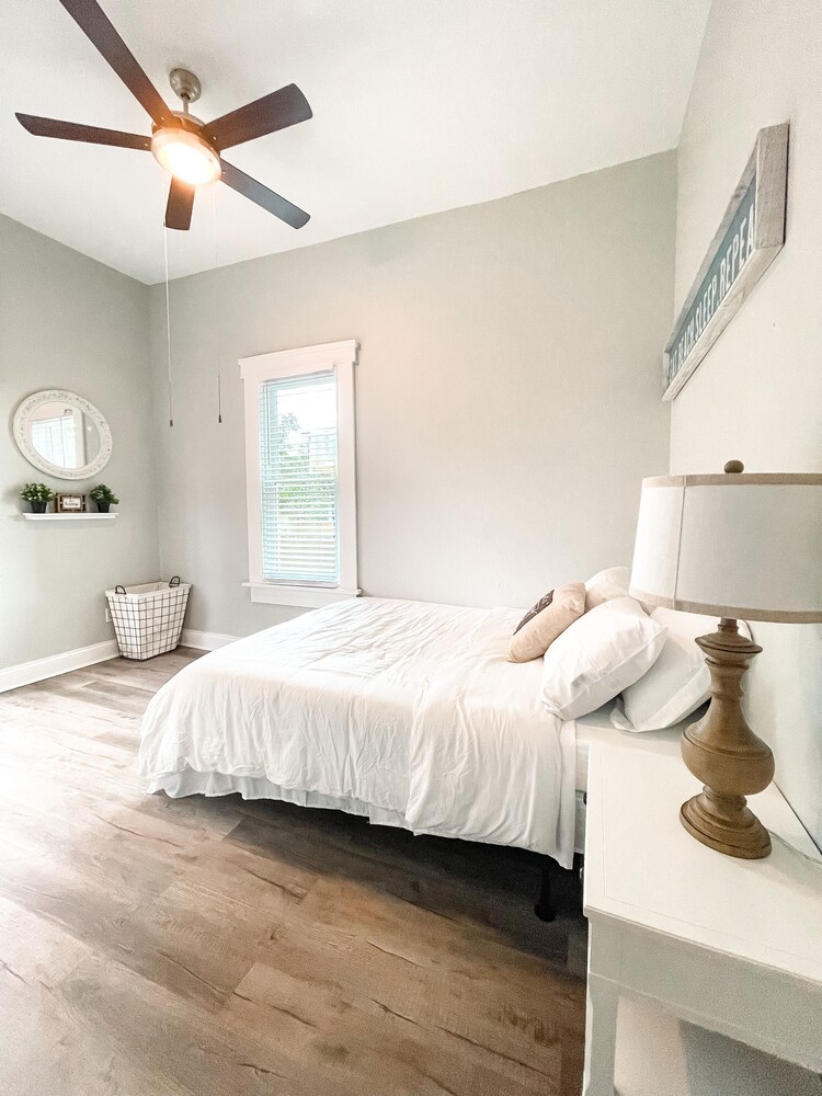 2607 N 18th St Tampa, FL 33605<br>The Farm House 3Bedroom Centrally