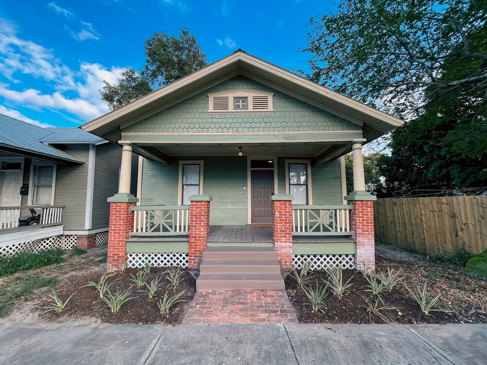 2607 N 18th St Tampa, FL 33605<br>The Farm House 3Bedroom Centrally
