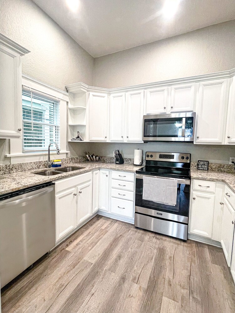 2607 N 18th St Tampa, FL 33605<br>The Farm House 3Bedroom Centrally