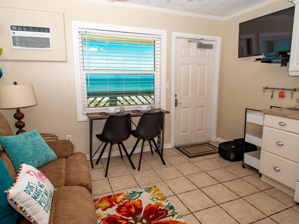 Chateau 6W Alluring Beachfront Condo Belleair Beach Vrbo