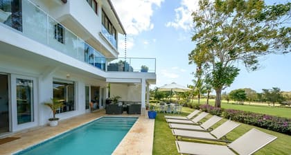 Private Villa with Pool and Golf Cart
