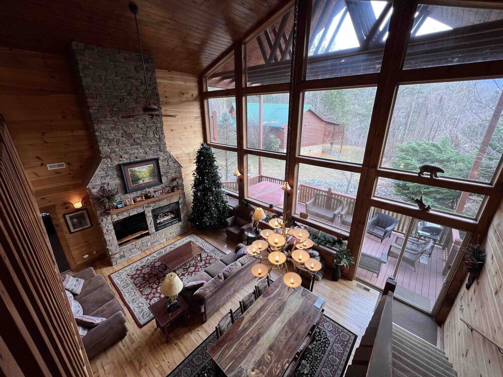 Rainbow's End: 4  BR, 4.5  BA Chalet in Gatlinburg, Sleeps 8