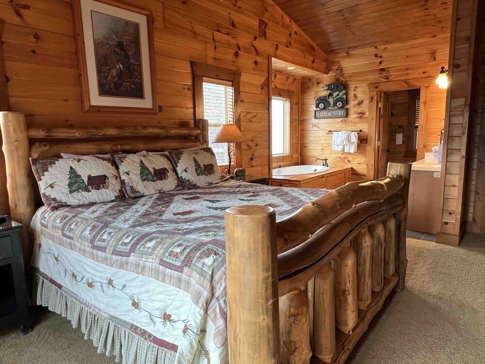 Rainbow's End: 4  BR, 4.5  BA Chalet in Gatlinburg, Sleeps 8