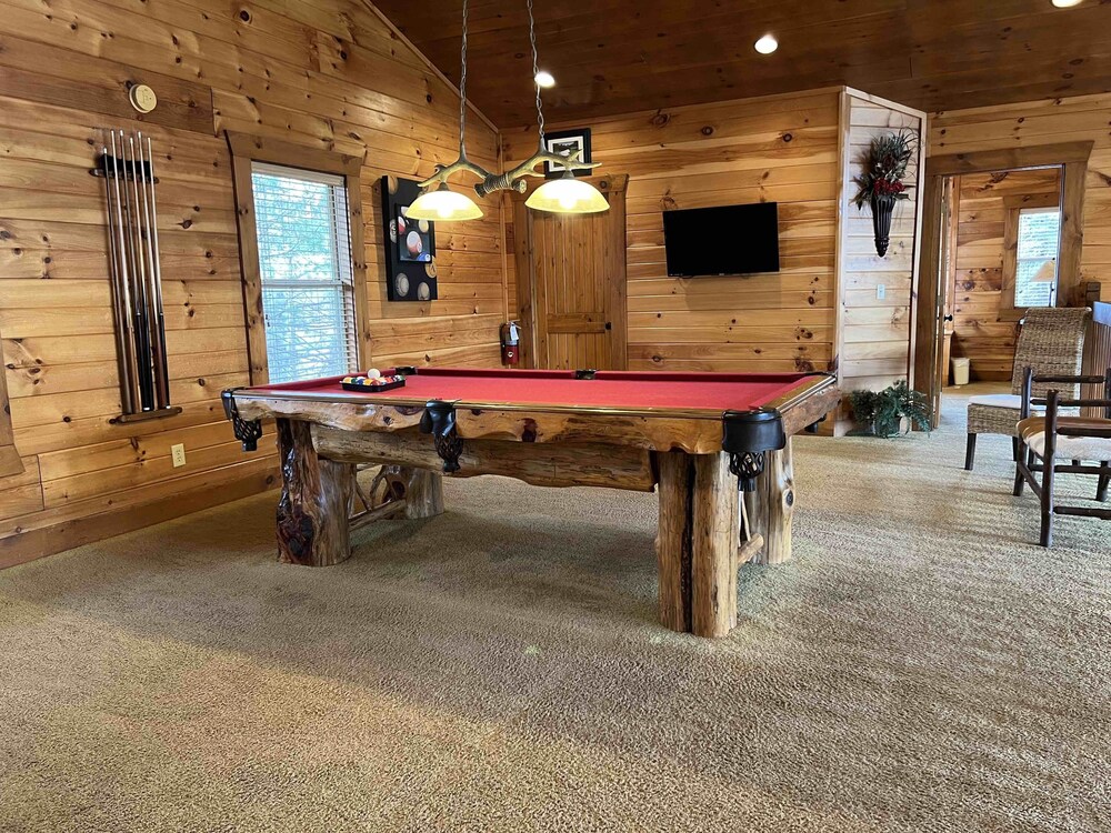 Rainbow's End: 4  BR, 4.5  BA Chalet in Gatlinburg, Sleeps 8