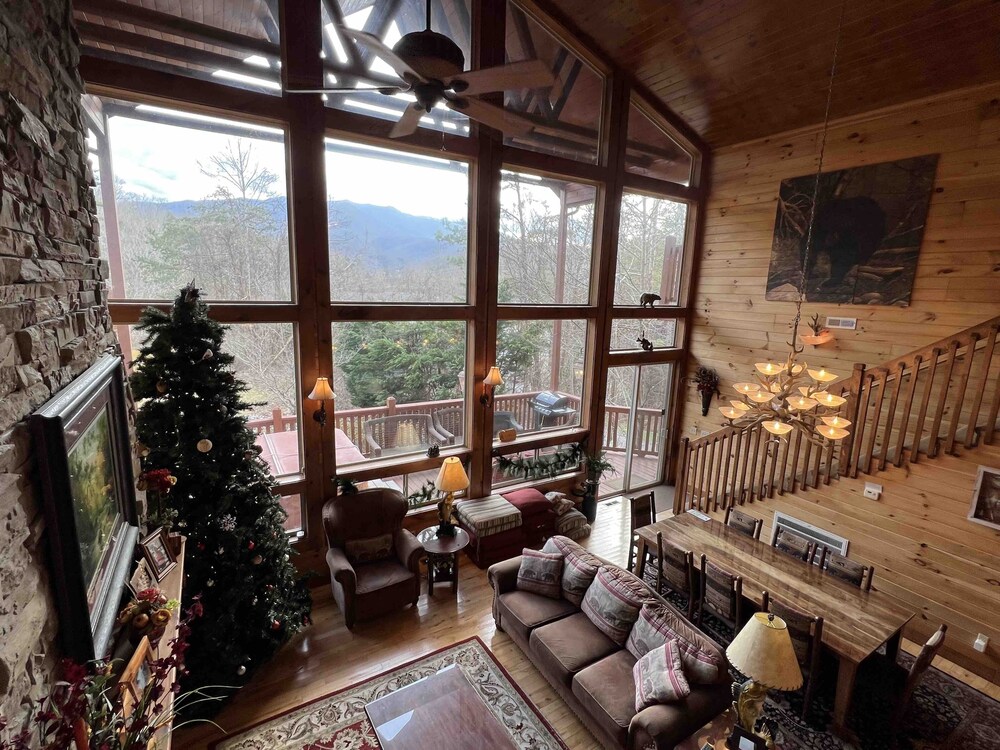 Rainbow's End: 4  BR, 4.5  BA Chalet in Gatlinburg, Sleeps 8