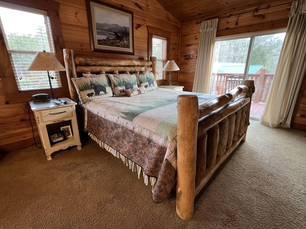 Rainbow's End: 4  BR, 4.5  BA Chalet in Gatlinburg, Sleeps 8