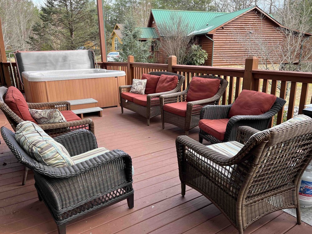 Rainbow's End: 4  BR, 4.5  BA Chalet in Gatlinburg, Sleeps 8