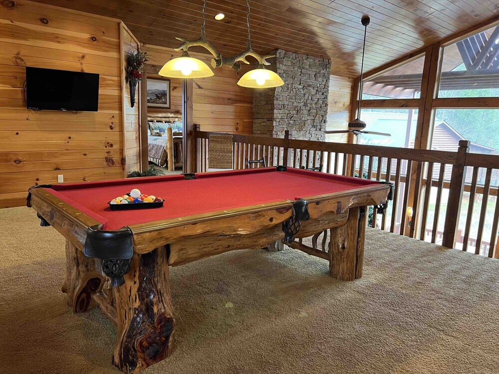 Rainbow's End: 4  BR, 4.5  BA Chalet in Gatlinburg, Sleeps 8