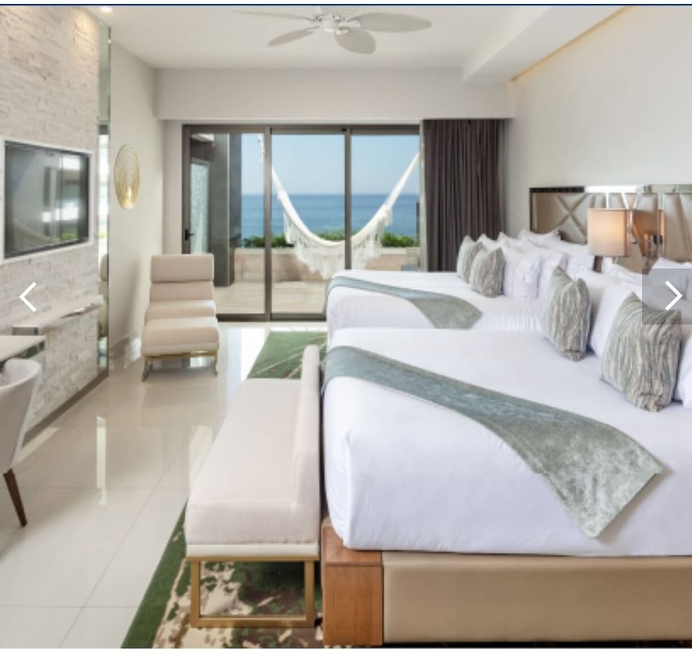 Luxury 5* Diamond Beach Resort amongst 250 only in the world. Cabo