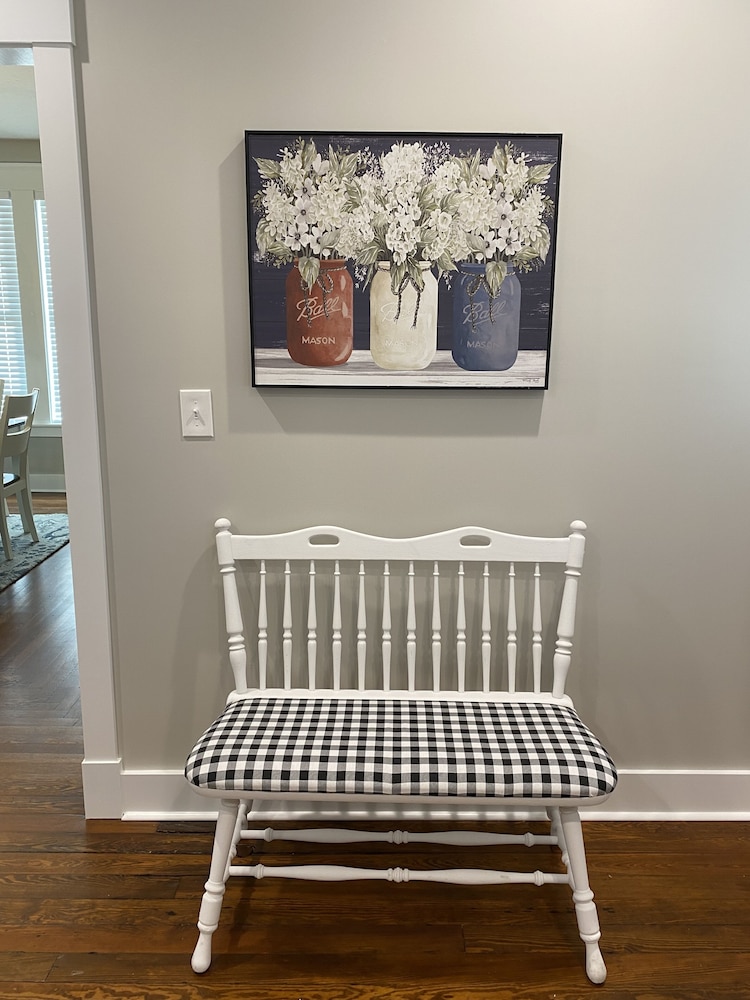 Old Glory - NEW LISTING / FULLY RENOVATED