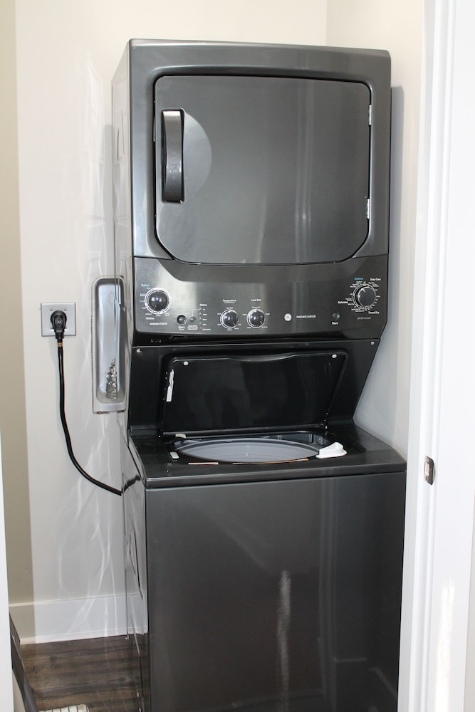 Old Glory - NEW LISTING / FULLY RENOVATED