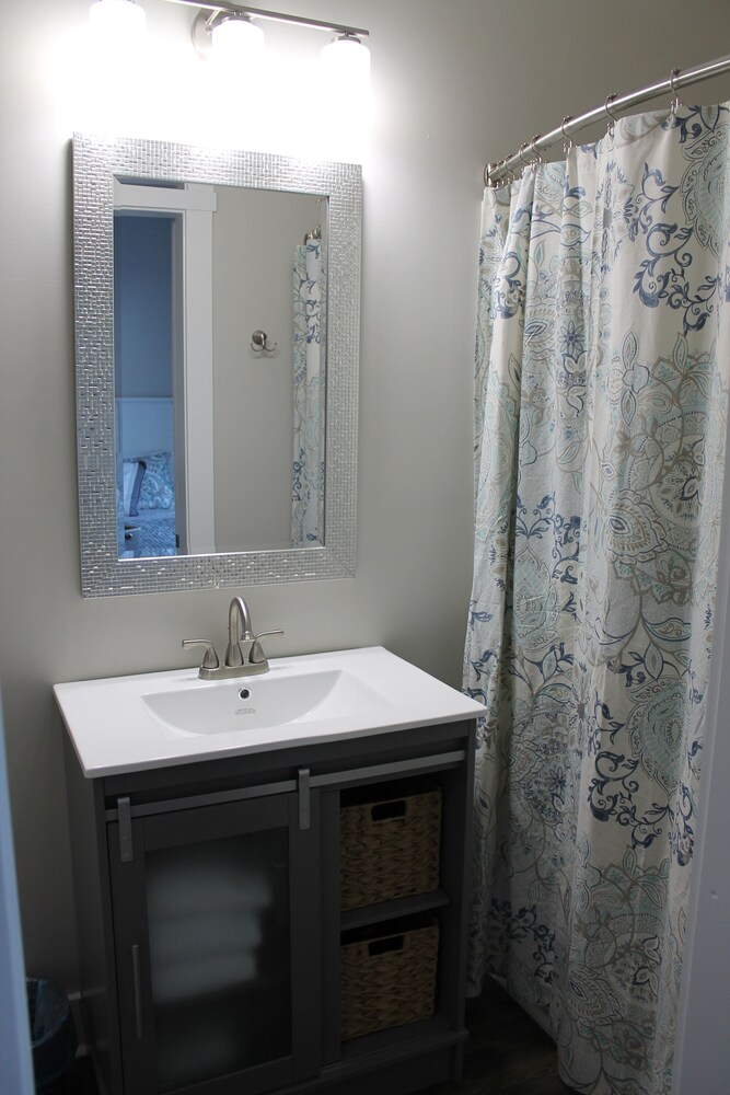 Old Glory - NEW LISTING / FULLY RENOVATED