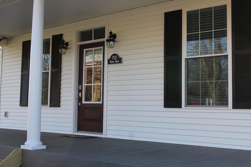 Old Glory - NEW LISTING / FULLY RENOVATED