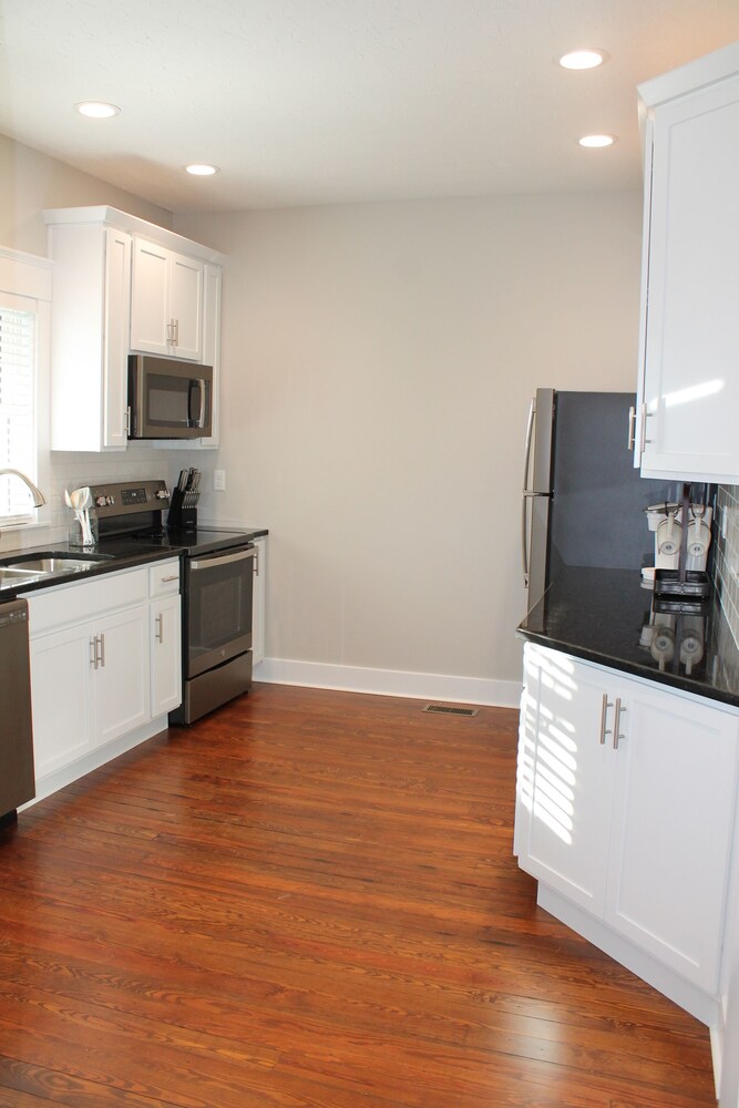 Old Glory - NEW LISTING / FULLY RENOVATED