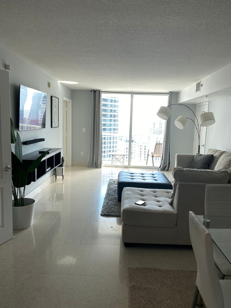 Spacious Two Bedroom Condo Brickell Free Parking