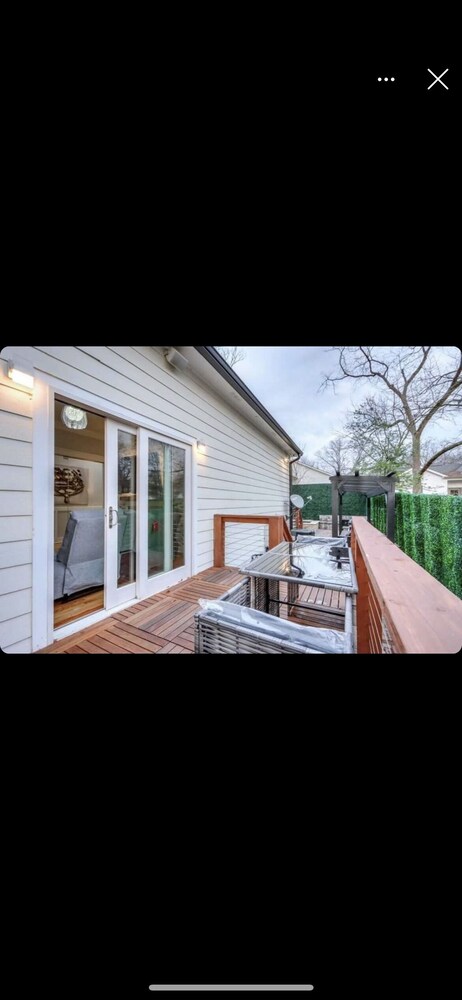 Gated entertaining Home Heated jacuzzi @pool