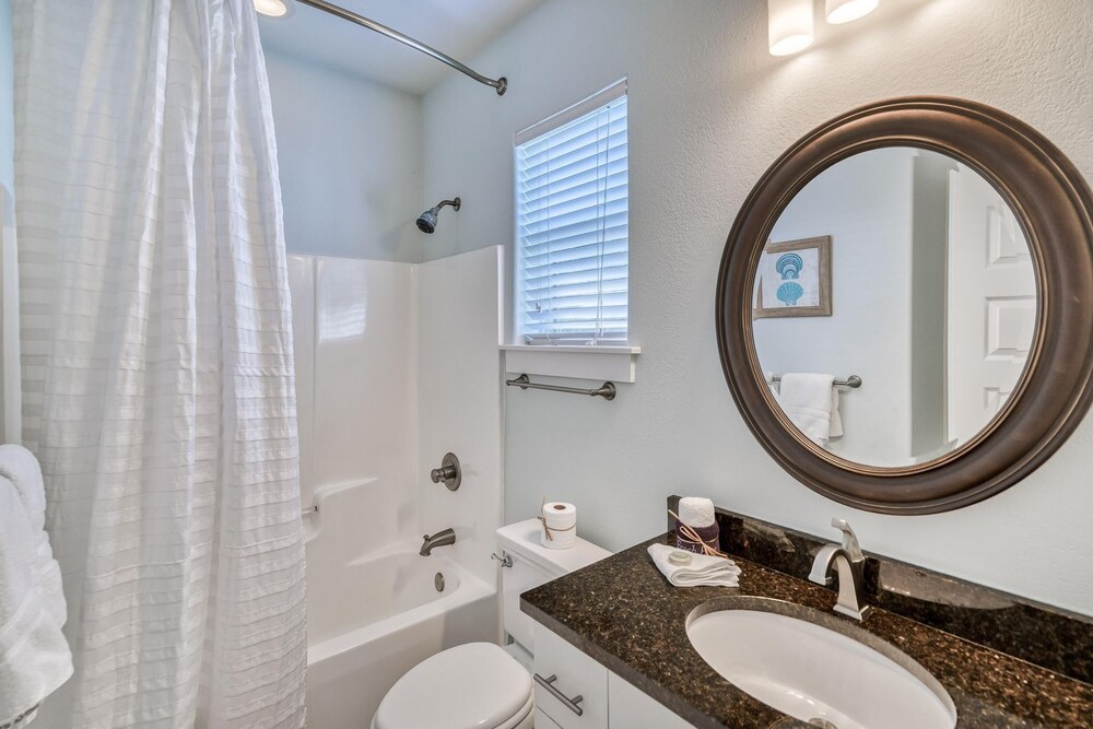 Beach Hideaway 30A (sleeps 12),  short walk beach (5 mins), shops, restaurants