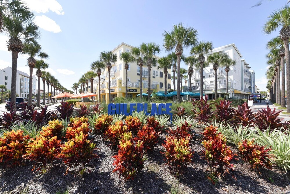 Beach Hideaway 30A (sleeps 12), short walk beach (5 mins), shops, restaurants